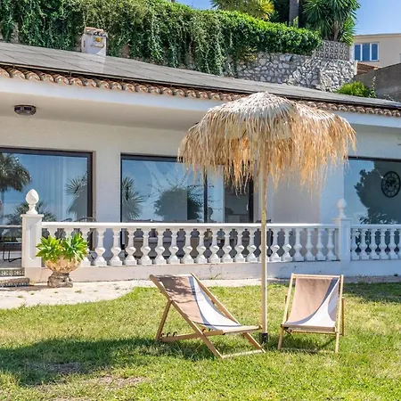 Stylish Paris Villa *